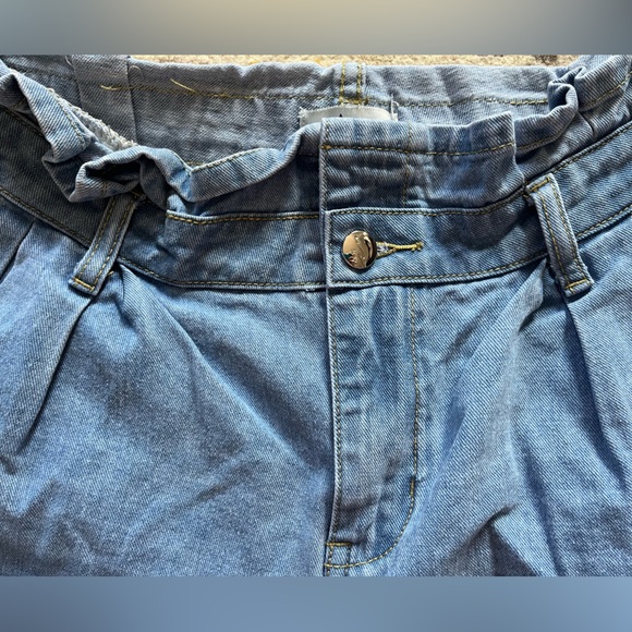 AVA Denim Shorts (large) - Picture 3 of 3